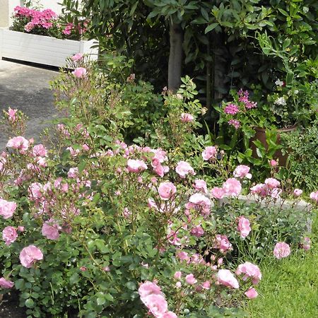 Une Chambre A Neuilly Guest House Экстерьер фото