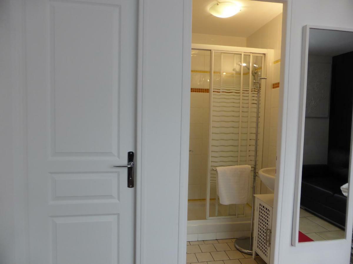 Une Chambre A Neuilly Guest House Экстерьер фото